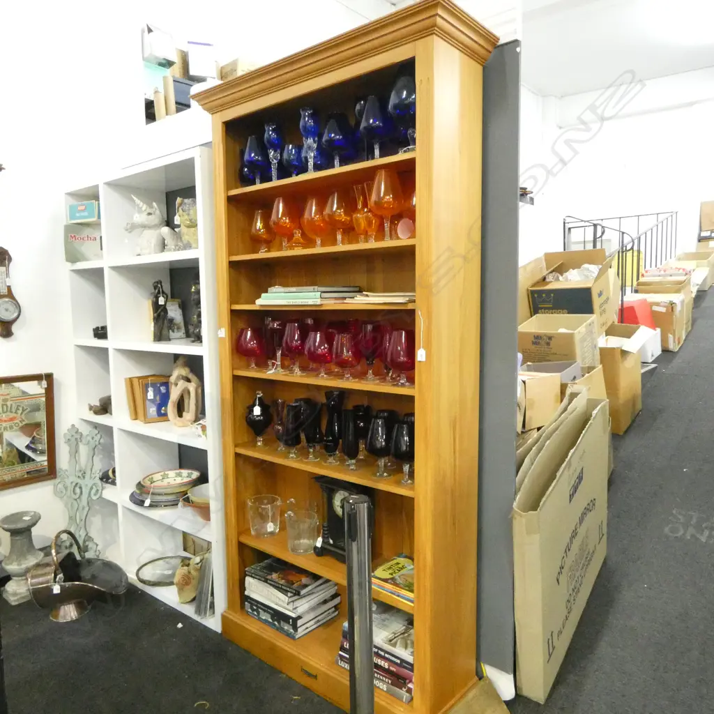 'THE WOODSMITHS' BOOKSHELF 1040x290x2260mm Image 1++