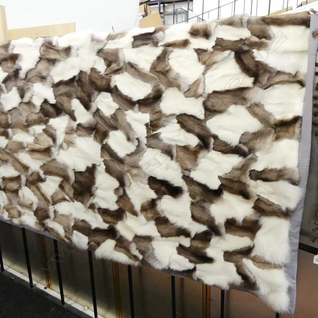 FOX FUR THROW 2000x2000mm Image 1++