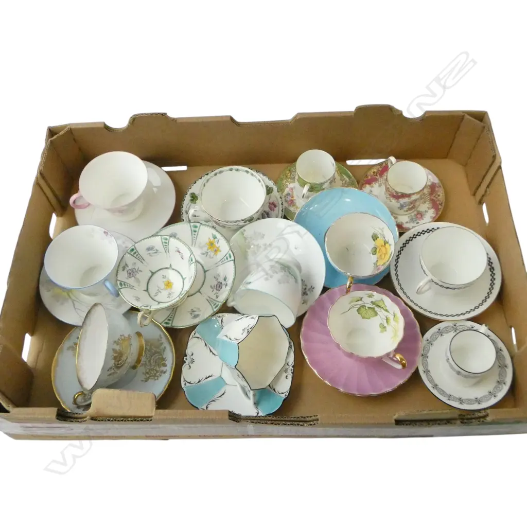 TRAY LOT OF 10 SHELLEY C/S & 3 SHELLEY COFFEE CANS Image 1++