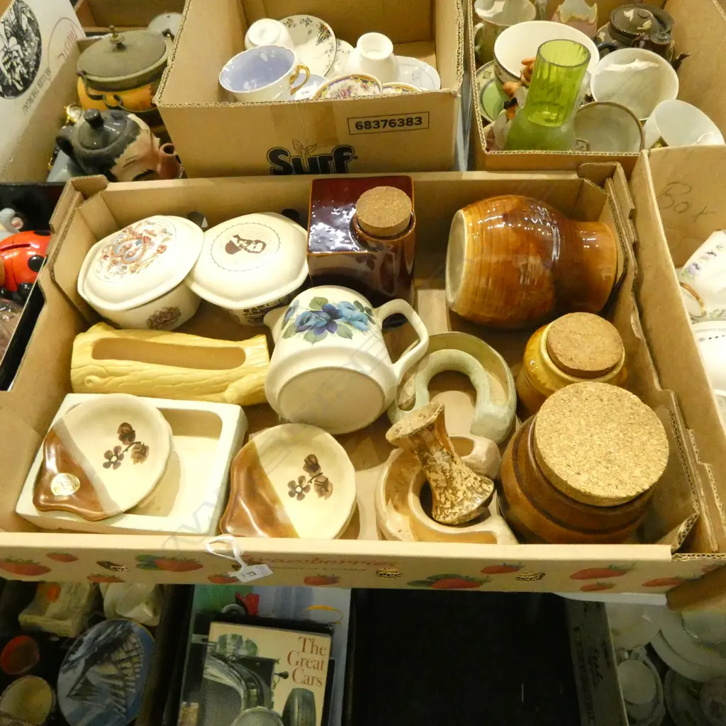 16 PCS NZ POTTERY – CROWN LYNN VASES, FRACTION MARK, AQUILA, TROUGHS, BOXES ETC Image 1++