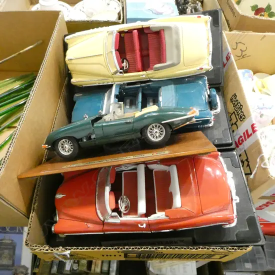 5 MOUNTED CLASSIC CAR MODELS; BBURAGO, MOTOR MAX, etc