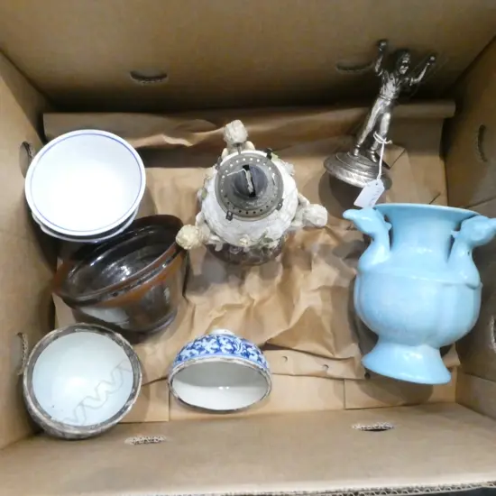 7 PCES; 5 ORIENTAL CERAMICS, GERMAN KERO LAMP BASE AF, EP MAN w. ARMS RAISED H.145mm