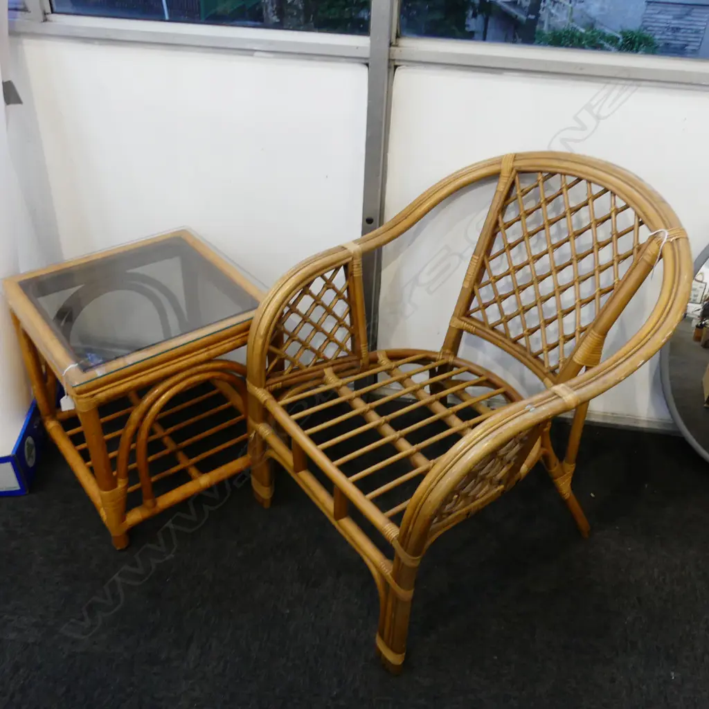 CANE CHAIR & GLASS COFFEE TABLE  Image 1++