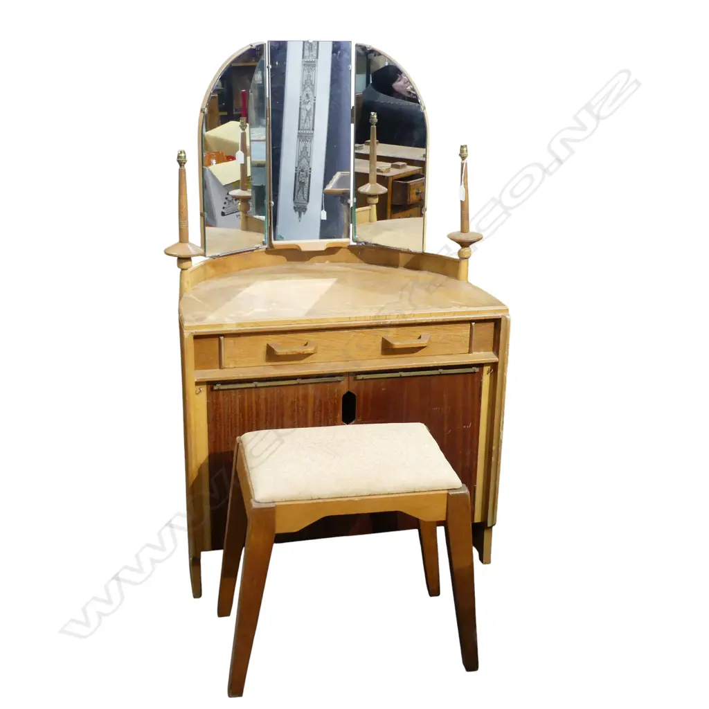 G PLAN LIGHT OAK DEMILUNE DRESSING TABLE... Image 1++