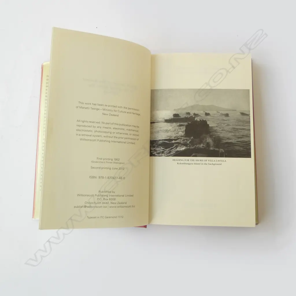 OFFICAL N.Z. HISTORY IN WW2 - THE PACIFIC by OLIVER A. GILLESPIE 2012 reprint Image 1++