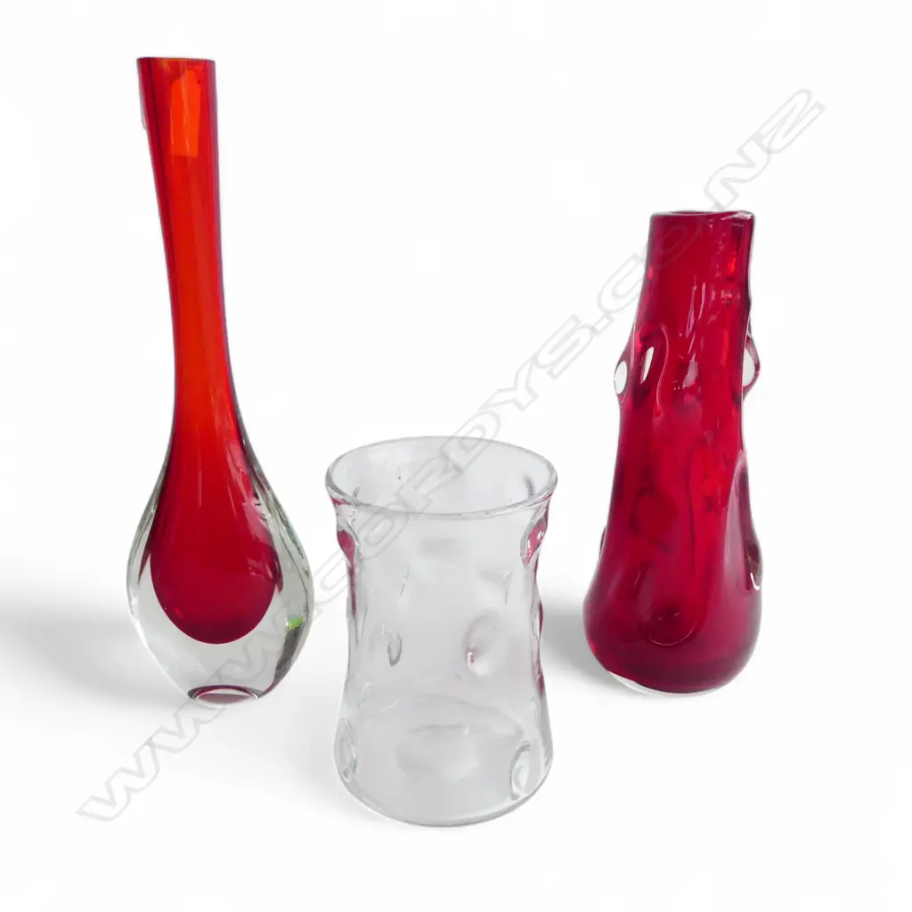 3 VASES; WEBB 'OLD ENGLISH BULLS EYE' H.145mm, RED SOMMERSO H.310mm, RUBY KNOBBLY WHITEFRAIRS  Image 1++