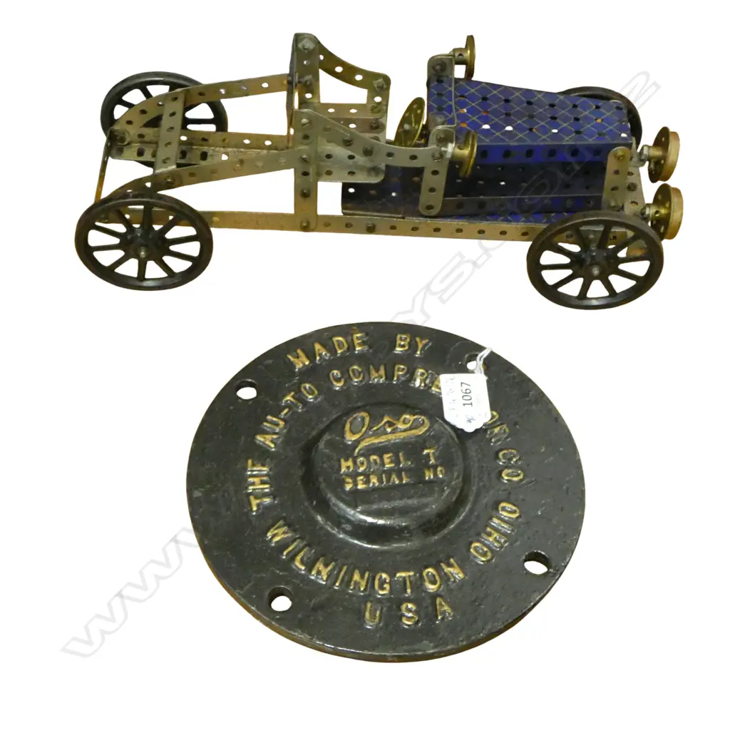 MECCANO CAR L.335mm + MODEL T CAST IRON WHEEL 200mm dia Image 1++