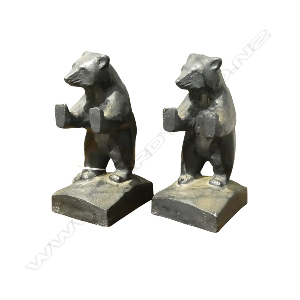 PR CAST IRON BEAR BOOKENDS - MADE IN JAPAN H.180mm Image 1++