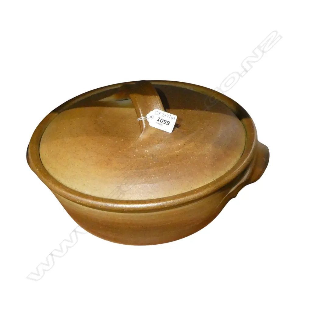 LG MUCHELNEY STUDIO POTTERY LIDDED CASSEROLE DISH 320mm dia Image 1++