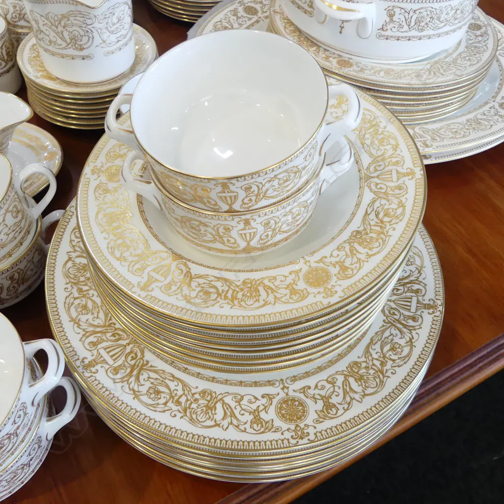 8 PLACE ROYAL WORCESTER HYDE PARK DINNER SET Image 1++