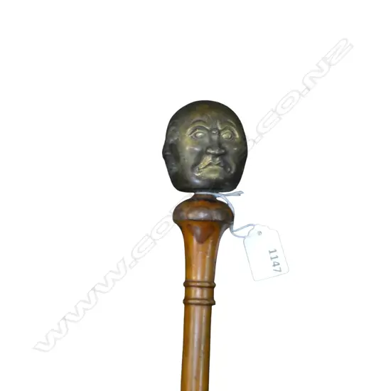 WALKING STICK w. BRASS 4 SIDED HEAD L.950mm