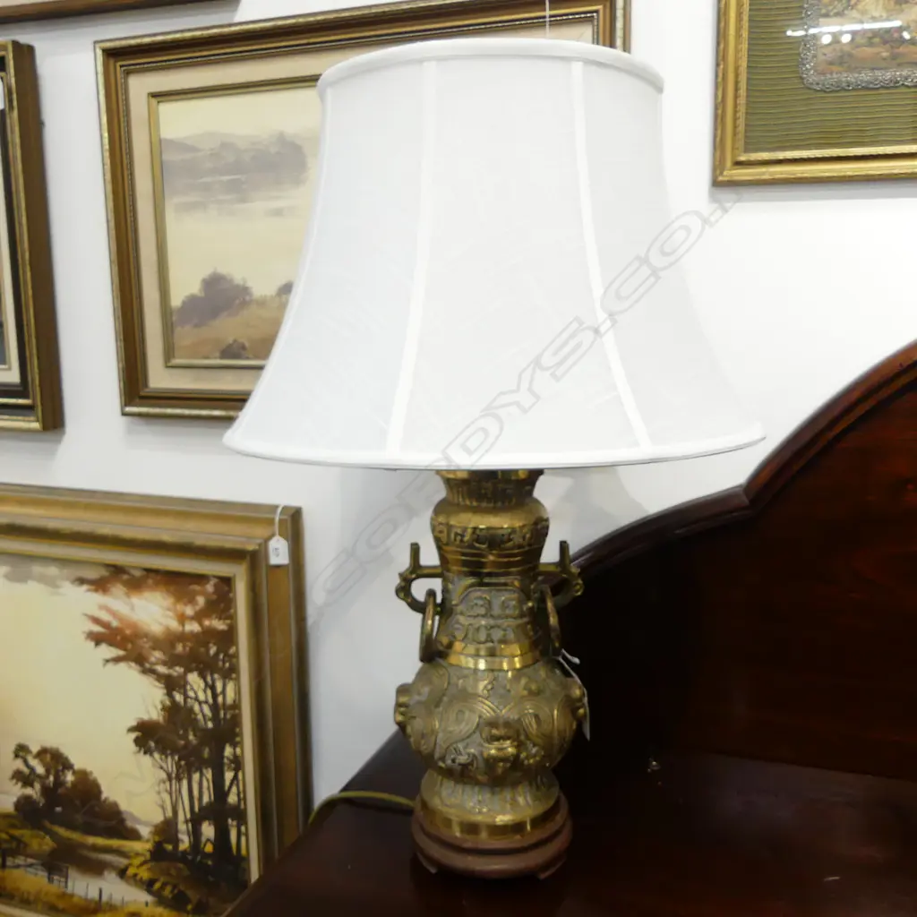 BRASS CHINESE ARCHAIC STYLE LAMP H.680mm Image 1++
