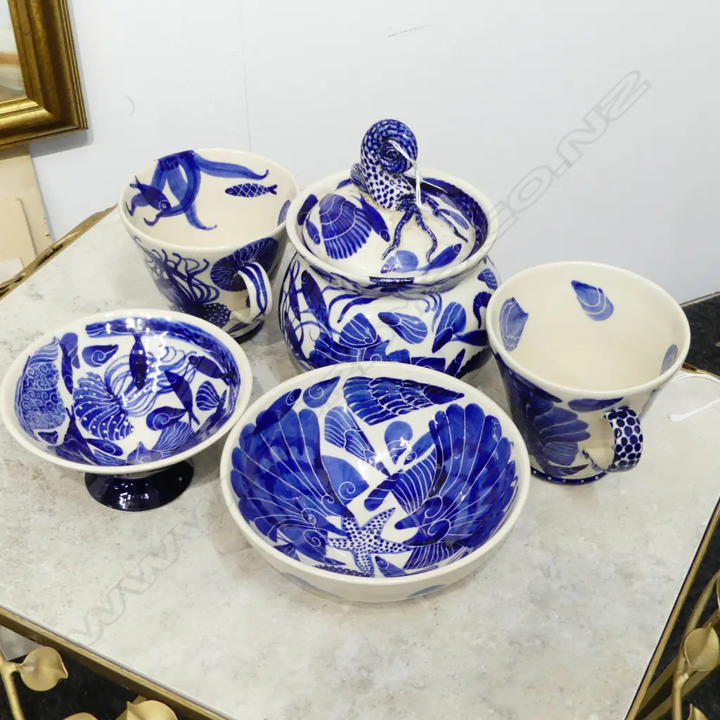 5 PCES PRU GREEN WIVENHOE STUDIO POTTERY; PR MUGS, 2 BOWLS, LIDDED CONTAINER Image 1++