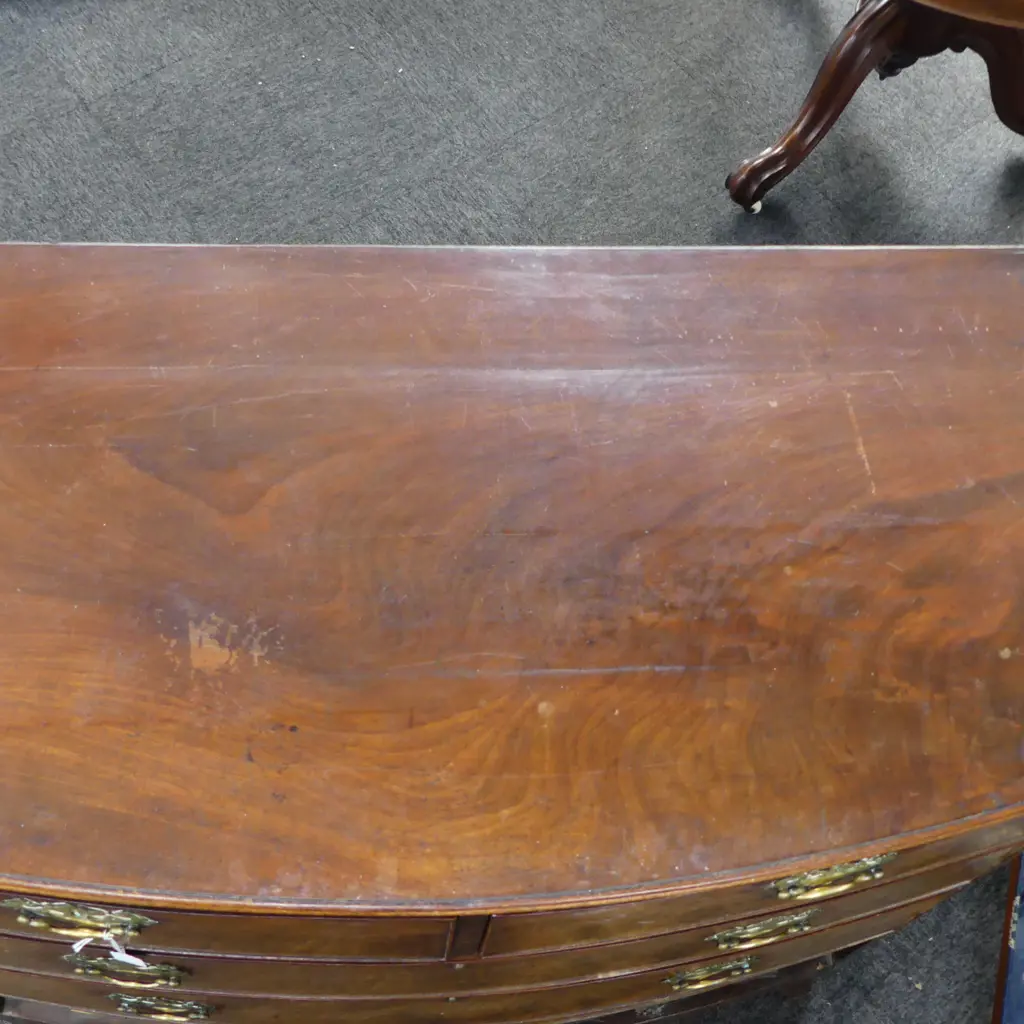 VICTORIAN MAHOGANY BOW FRONT CHEST OF DRAWERS 1050x525x1035mm Image 1++