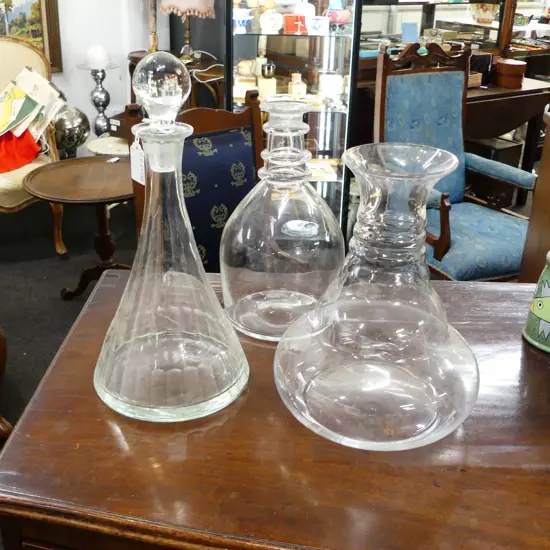 2 CRYSTAL CARAFES + DECANTER H.320mm