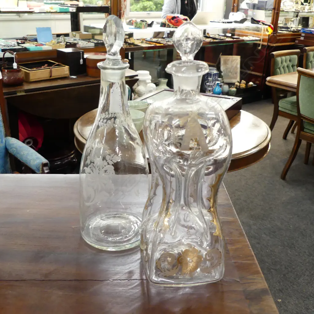 2 ANTIQUE DECANTERS H.260mm Image 1++