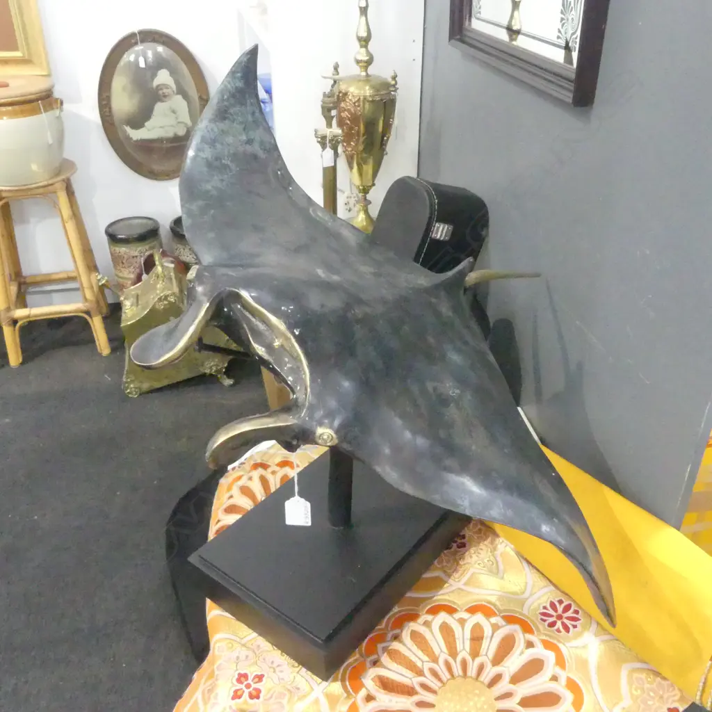 LARGE BRASS/BRONZE MANTA RAY 750x720mm on stand Image 1++