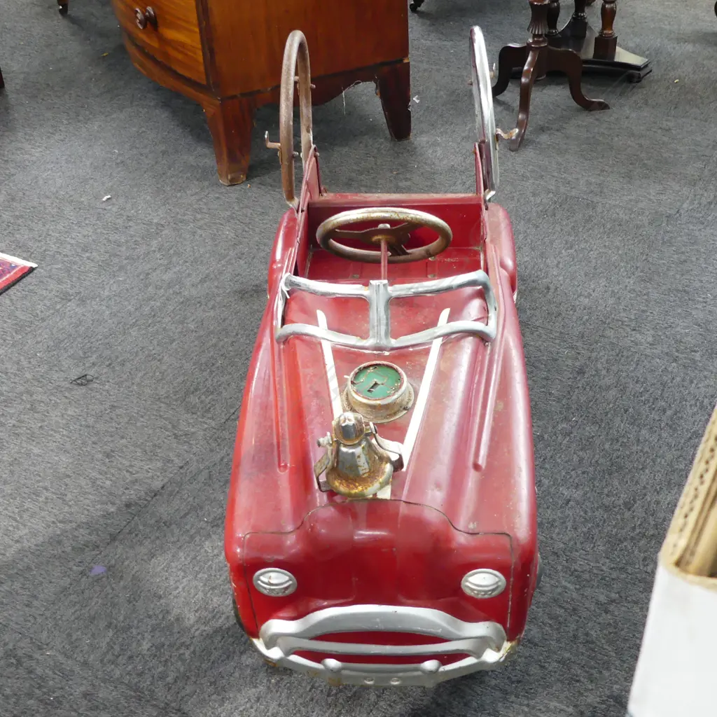 VINTAGE FIRE DEPT. ENGINE PEDDLE CAR (MISSING LIGHT) 1140x400x590mm Image 1++