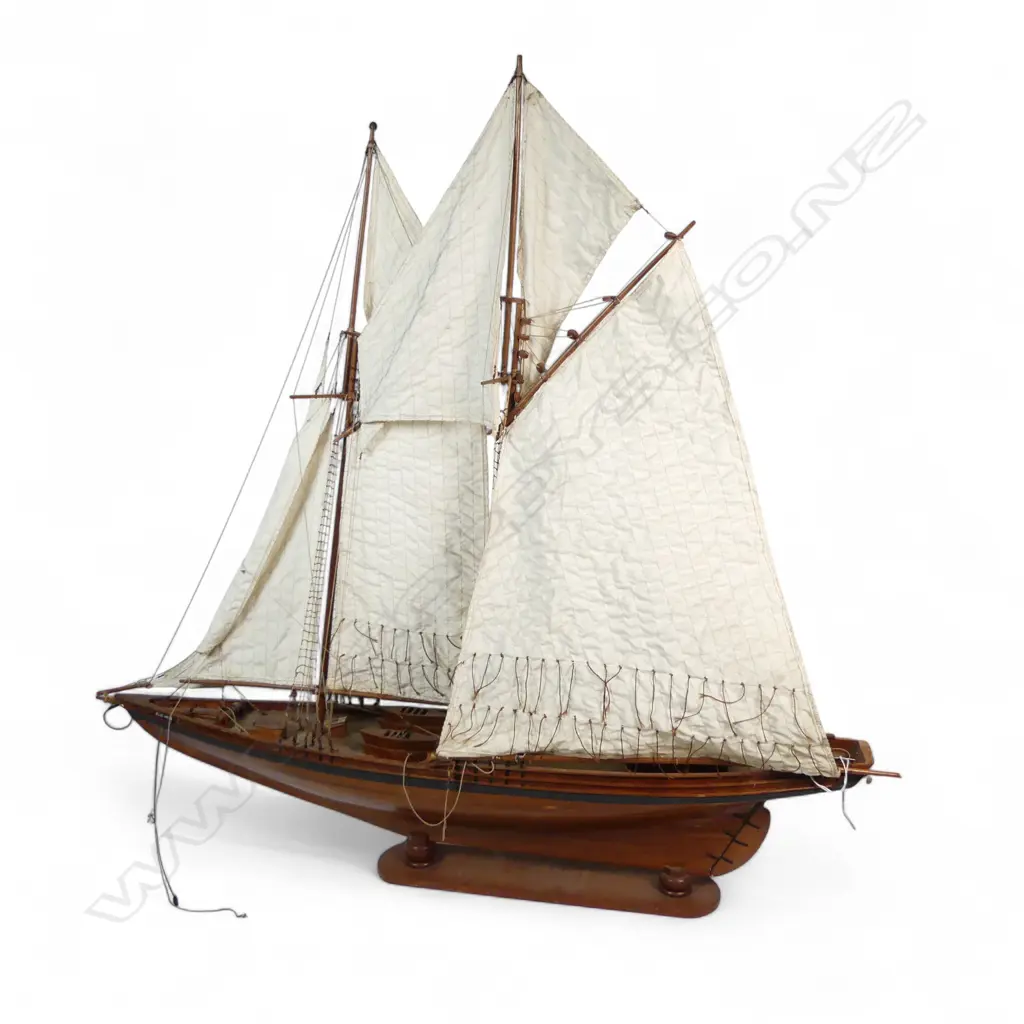 VINTAGE SCRATCH BUILT MODEL OF A YAWL.  H790 L860MM Image 1++