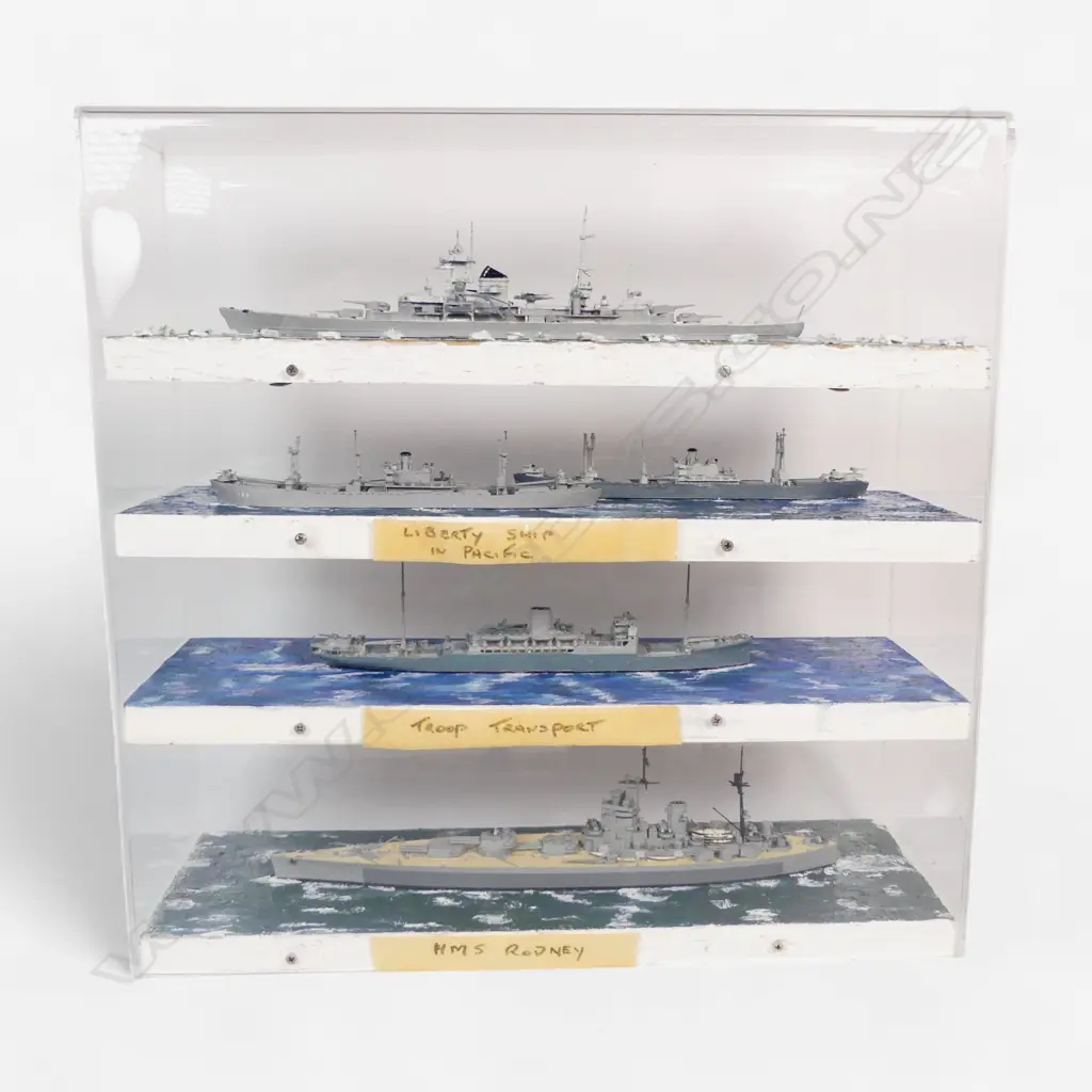 CASED SET OF 5 WW2 NAVAL SHIP MODELS HMS RODNEY ETC H400 L400MM Image 1++