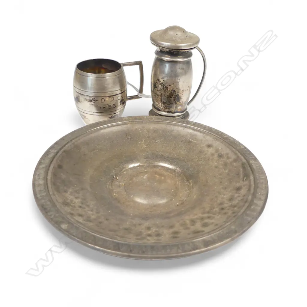 800 SIL DISH S/SILVER PEPPER & MUG 80G Image 1++