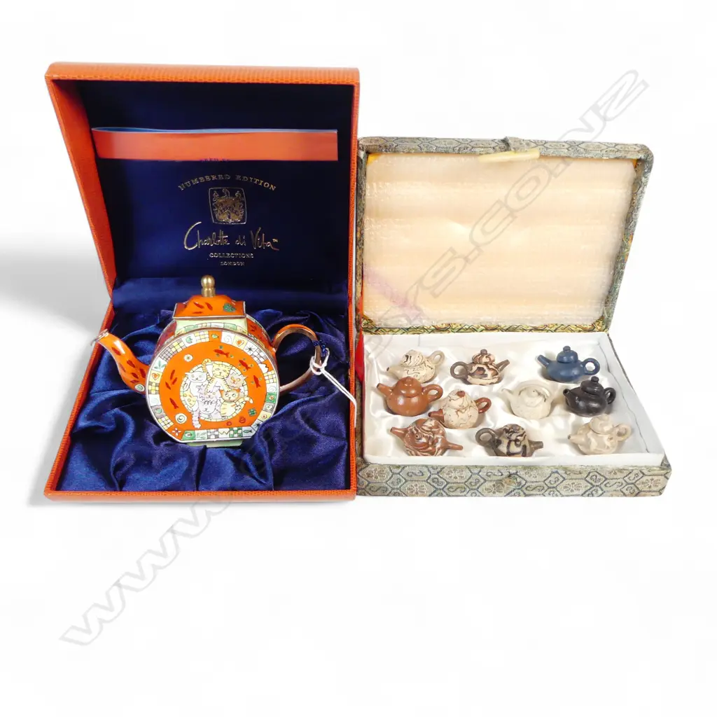 CHINESE ENAMEL TEAPOT IN BOX H90MM & BOXED MINITURE TEAPOT COLLECTION Image 1++