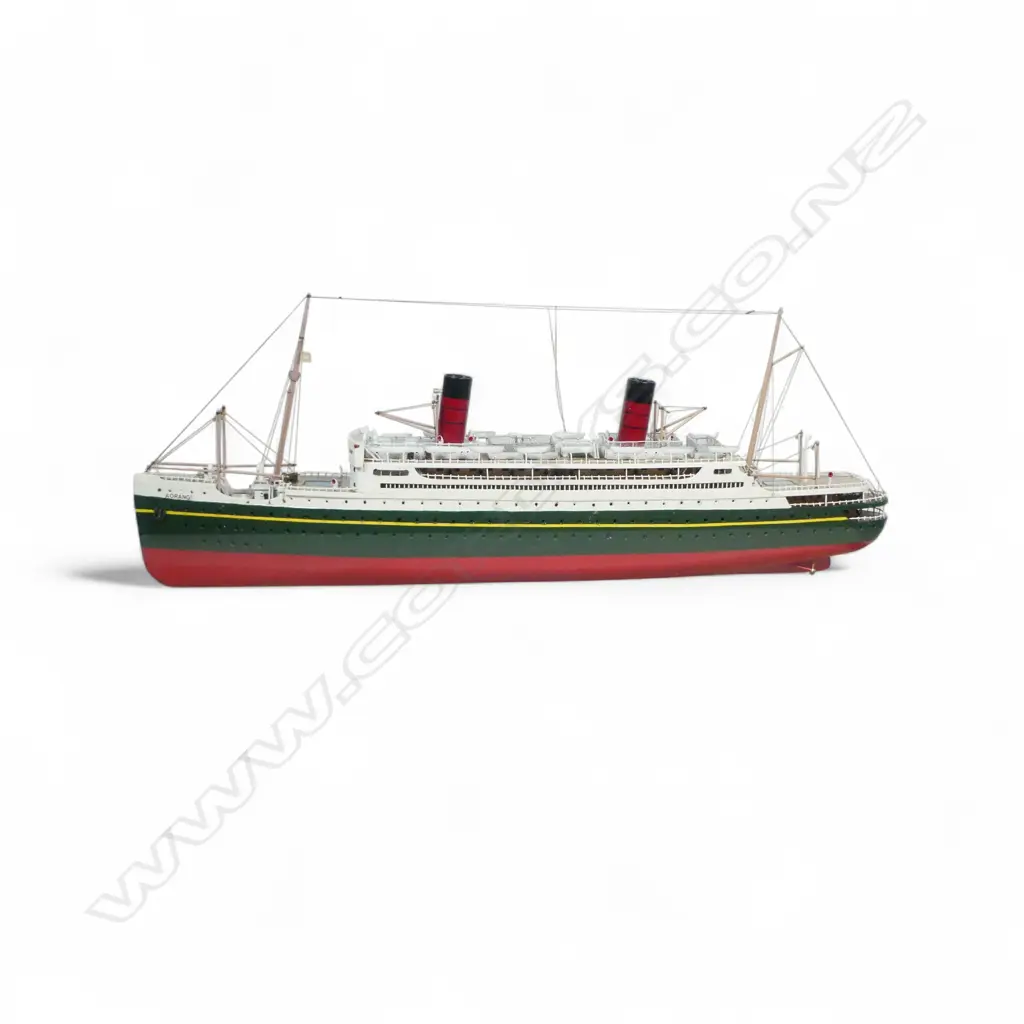 CASED MODEL RMS AORANGI L900 H380MM Image 1++