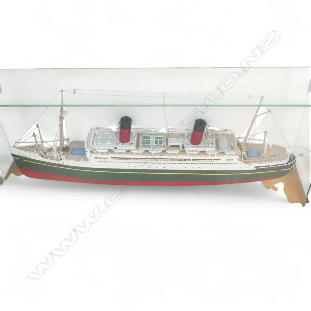 CASED MODEL RMS AORANGI L900 H380MM Image 1++