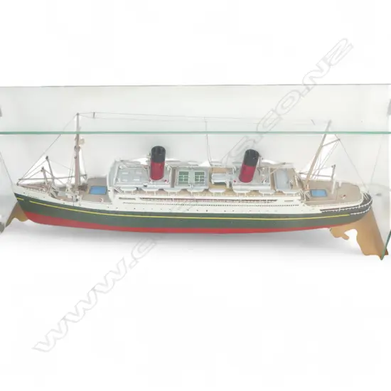 CASED MODEL RMS AORANGI L900 H380MM