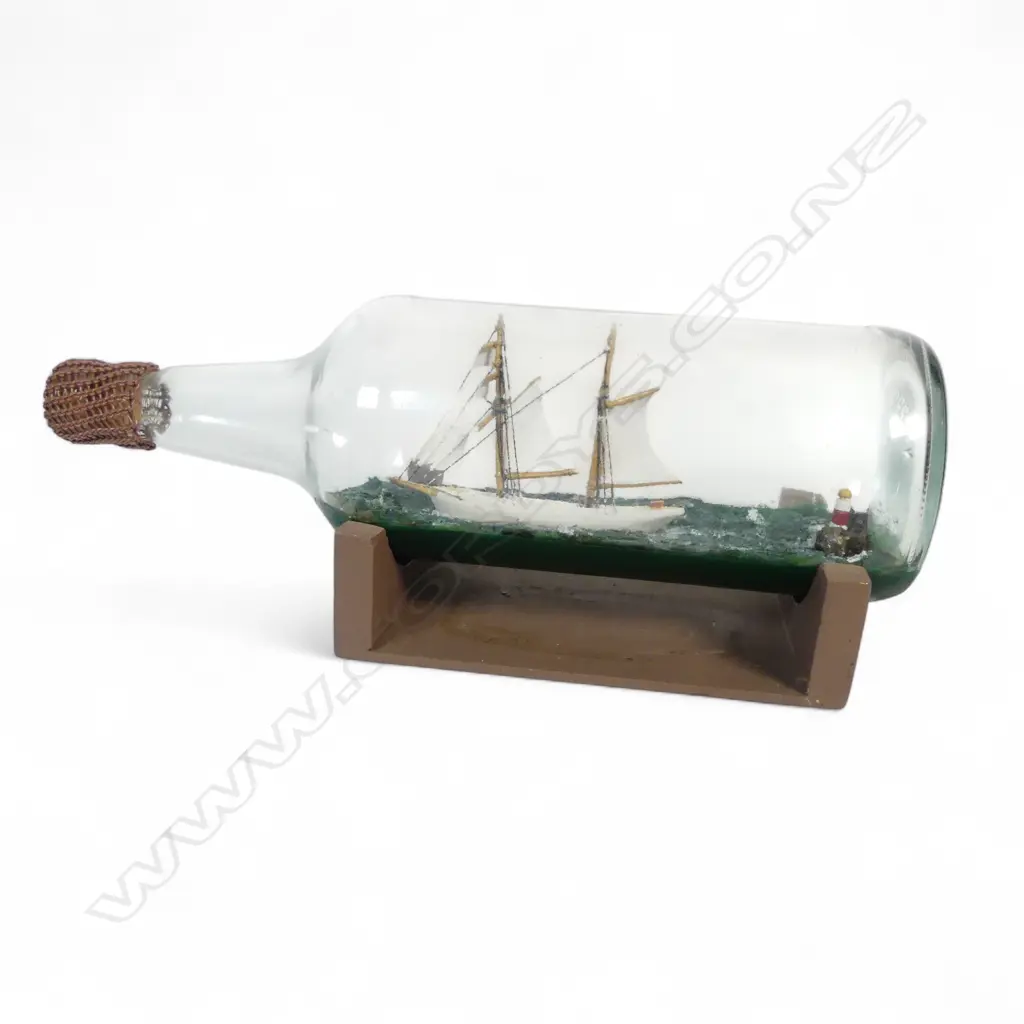 SAILING SHIP IN BOTTLE ON WOOD STAND L300MM Image 1++