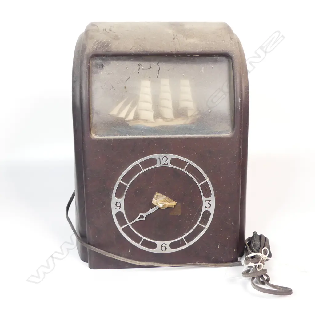 VINTAGE BROWN BAKERLITE MOVING SHIP CLOCK  HANDS NEED REPLACING H350MM Image 1++