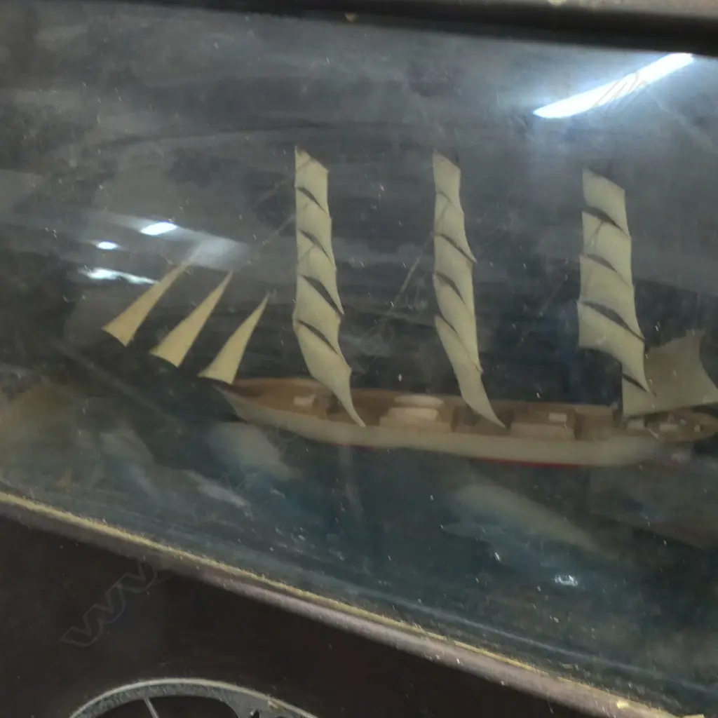 VINTAGE BROWN BAKERLITE MOVING SHIP CLOCK  HANDS NEED REPLACING H350MM Image 1++