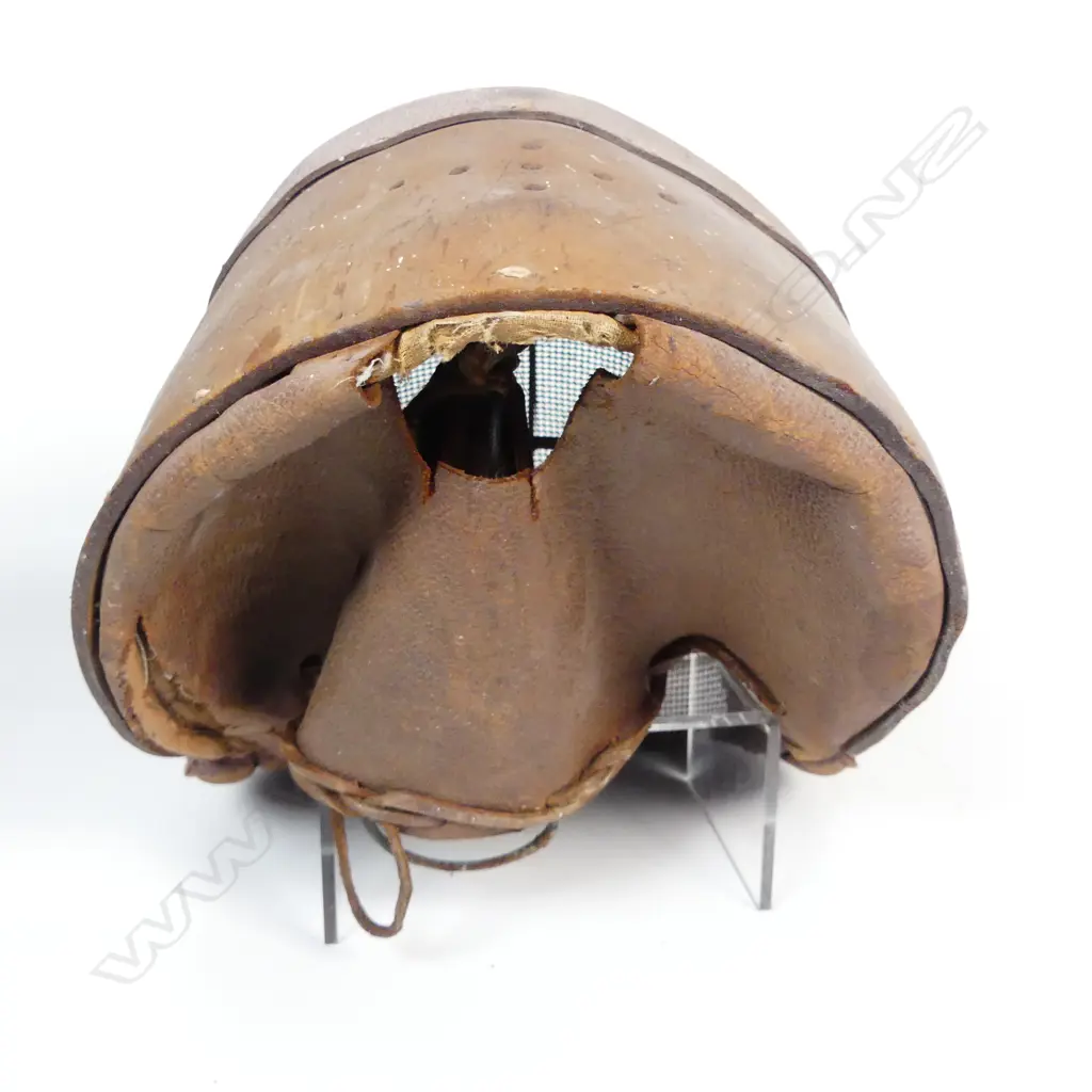 VINTAGE LEATHER FENCING FACE MASK L380MM Image 1++