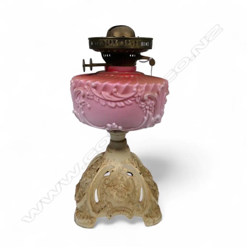 EDWARDIAN IRON & PINK (NO GLASS) TABLE KERO LAMP BASE NEEDS REGLUING H440MM Image 1++