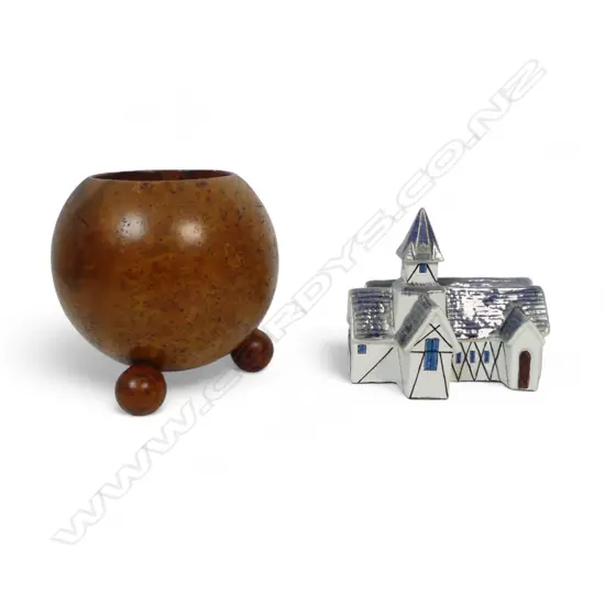 HAND PAINTED ST STEPHANS MINITURE CHURCH L110MM & MOTTLED KAURI 3 FOOTED BOWL DIA 120MM