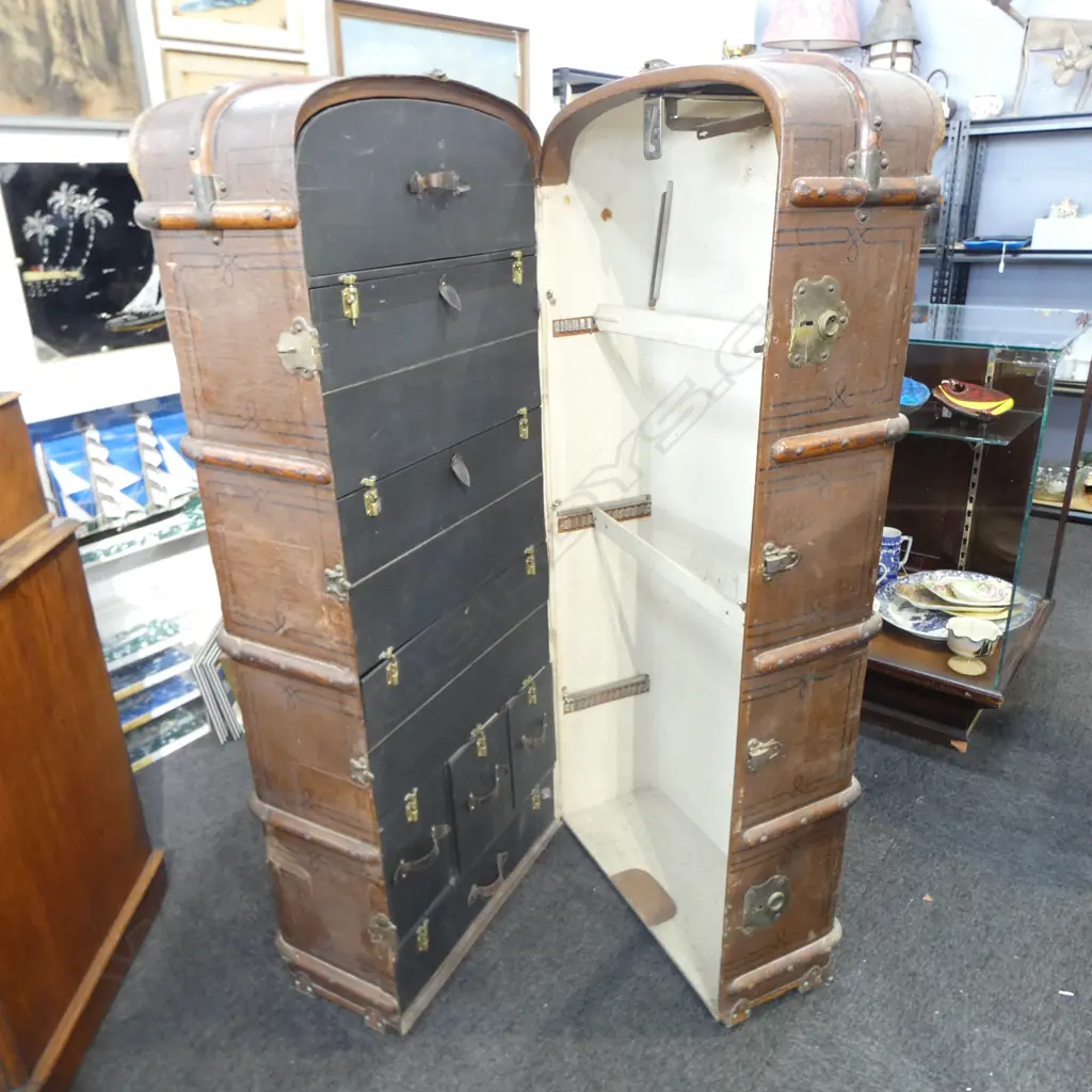 LARGE VINTAGE DOME TOPPED SHIPPING TRUNK H1430 W590MM Image 1++