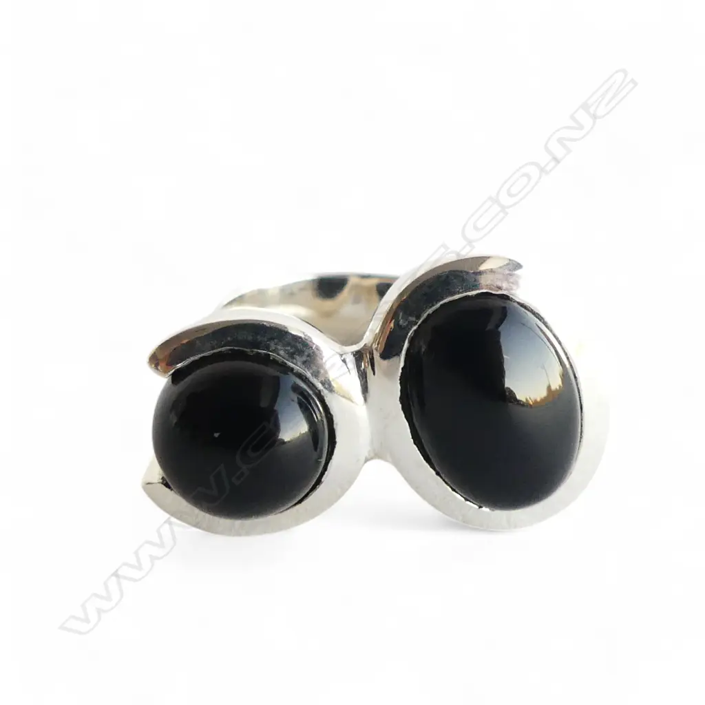HEAVY SILVER RING w TWIN BLACK ONYX STONES  SIZE P Image 1++