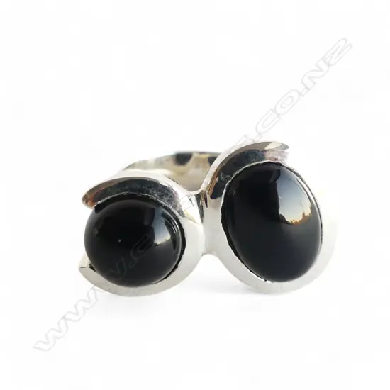 HEAVY SILVER RING w TWIN BLACK ONYX STONES  SIZE P