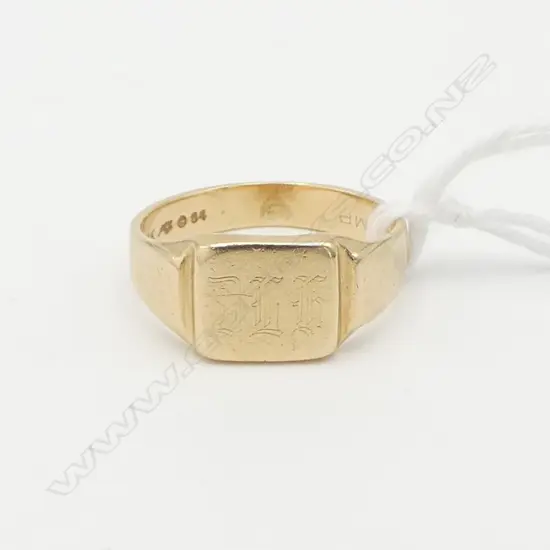 14ct YELLOW GOLD SIGNET RING 4.6gms SIZE P