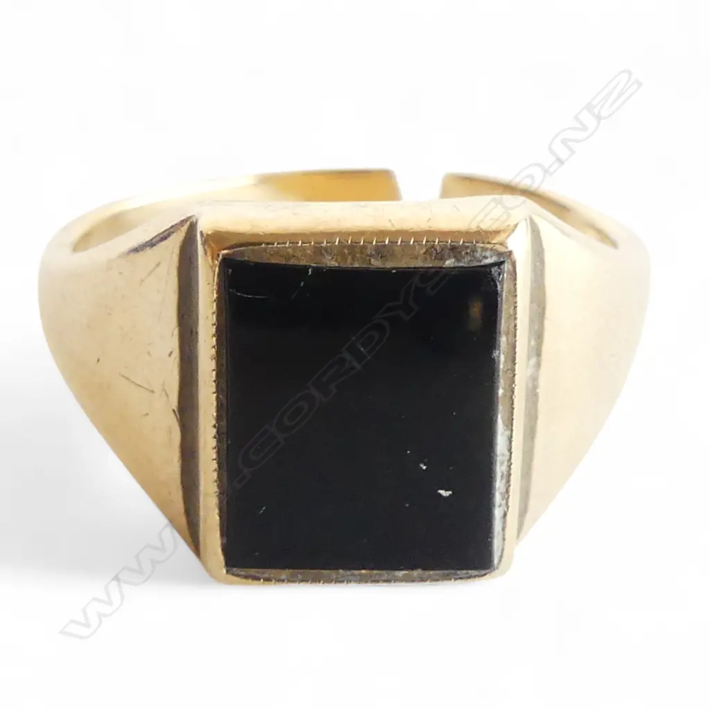 9ct GOLD & ONYX RING 6.41gms SIZE W Image 1++