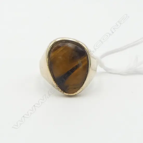 9ct GOLD & TIGERS EYE RING 7.92gms faults size U