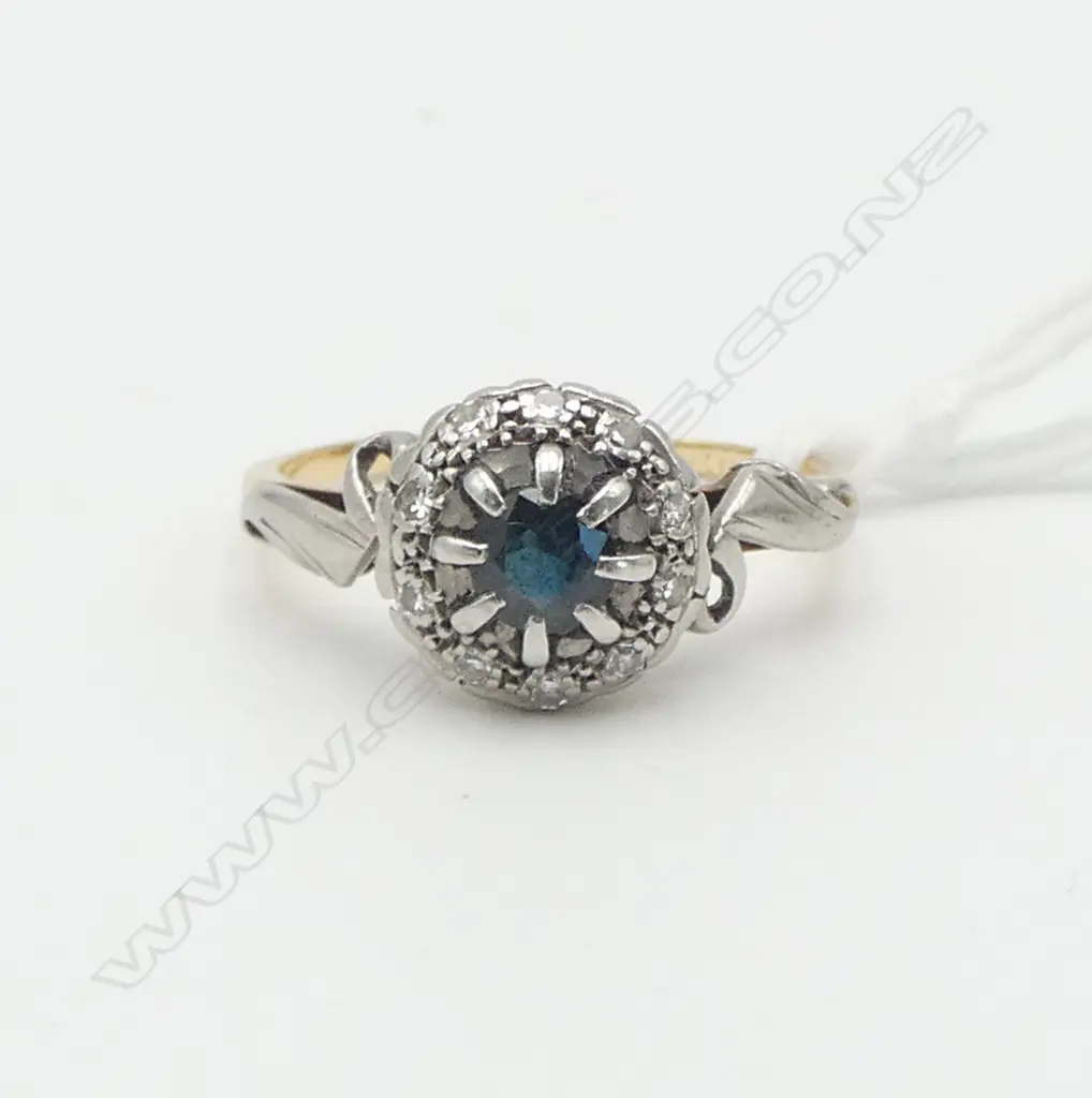 VINTAGE 18ct SAPPHIRE & DIAMOND CLUSTER RING 3.33gms SIZE O Image 1++