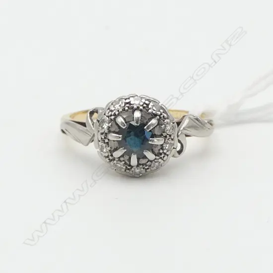 VINTAGE 18ct SAPPHIRE & DIAMOND CLUSTER RING 3.33gms SIZE O
