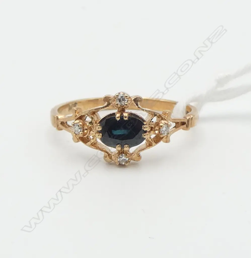 VINTAGE 9ct GOLD  SAPPHIRE  & DIAMOND RING 1.88gms SIZE Q Image 1++