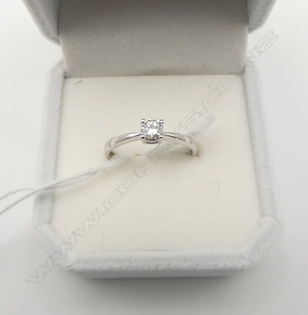 **RTV** 9ct W/GOLD & ROUND BRILLIANT CUT DIAMOND SOLITAIRE RING, 0.24ct colour H-J, size P, 1.55gms Image 1++
