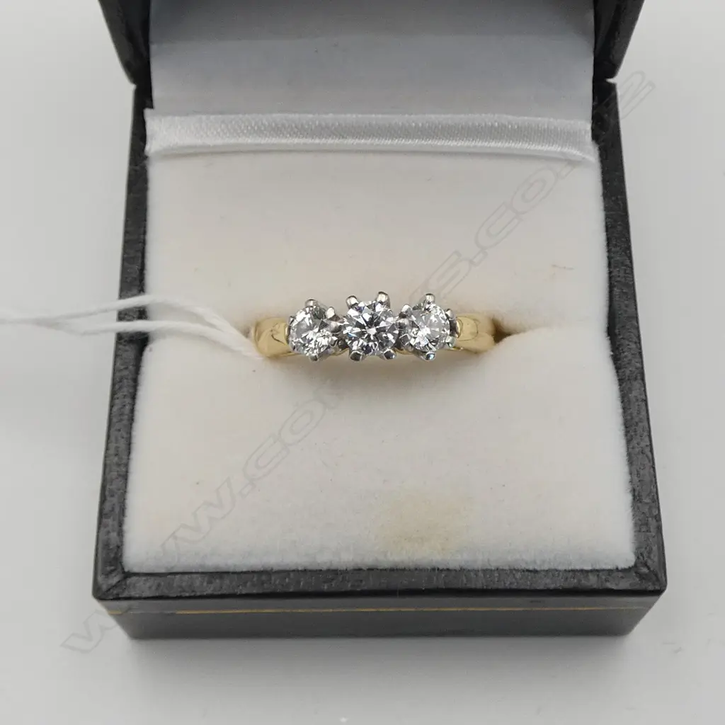 18CT GOLD 3 STONE DIAMOND RING 5GRMS (0.76CT WEIGHT total) SIZE Q Image 1++