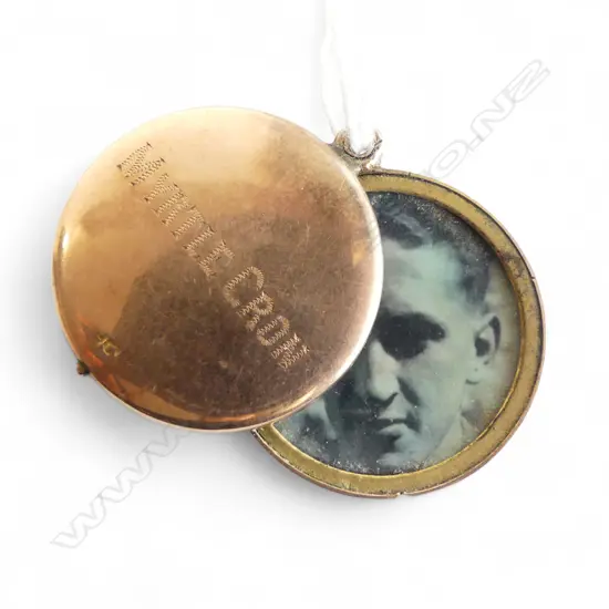 9ct ROSE GOLD EDWARDIAN PENDANT 5.88gms. Pivoting opening