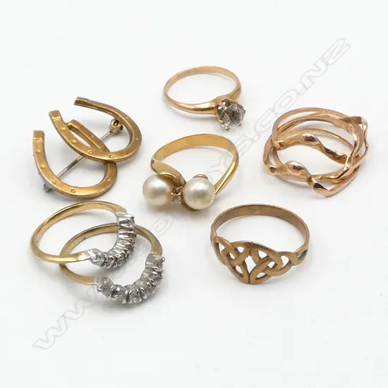 1 connected 14CT GOLD 4 RING SET 4.4 gms +  ASST. GOLD plated rings & brooch