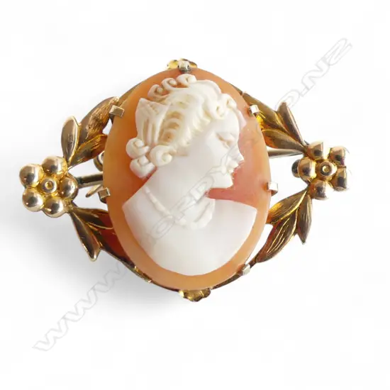 9ct GOLD CAMEO BROOCH w. SAFTEY PIN 3.90gms