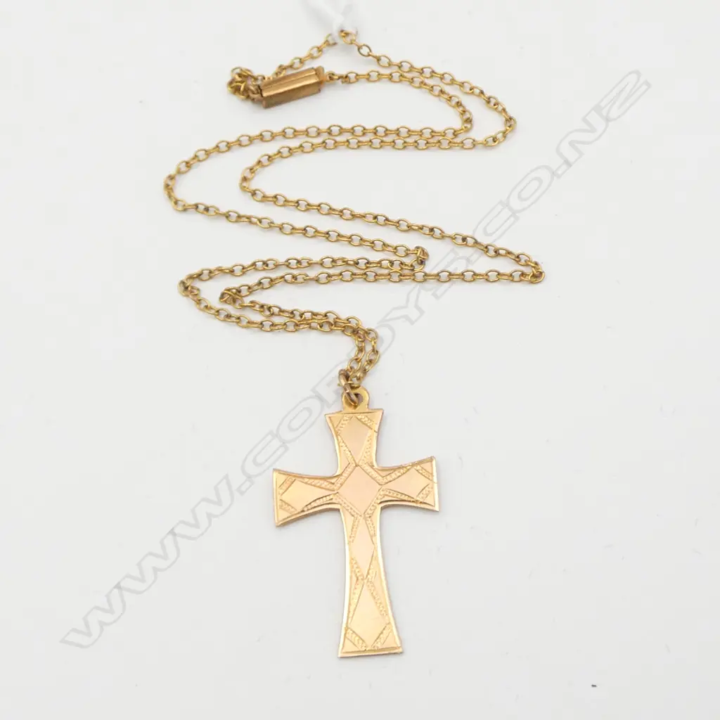9ct GOLD CROSS 0n plated chain/clasp (2 gms) Image 1++